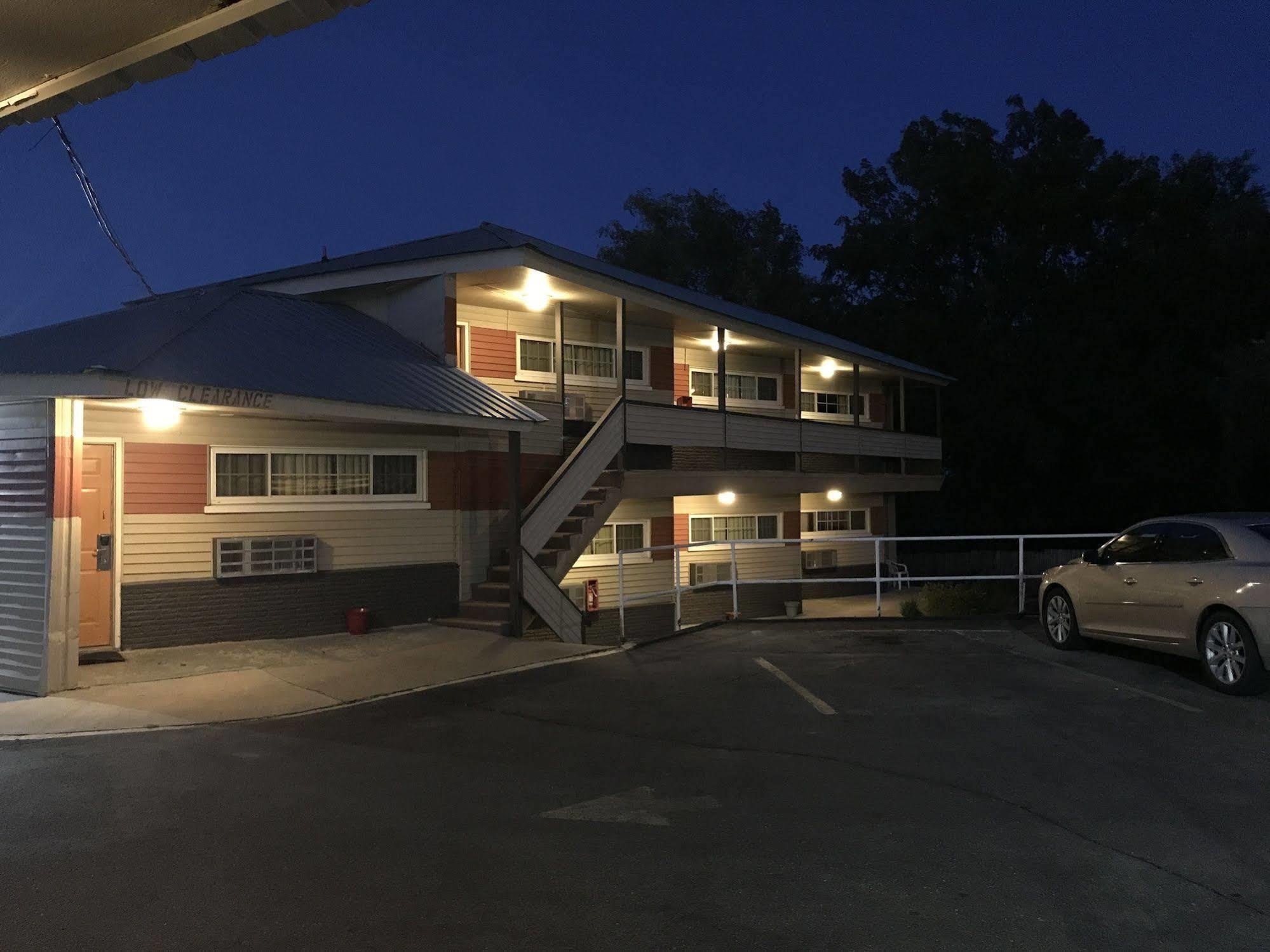 Economy Inn Marshalltown Экстерьер фото