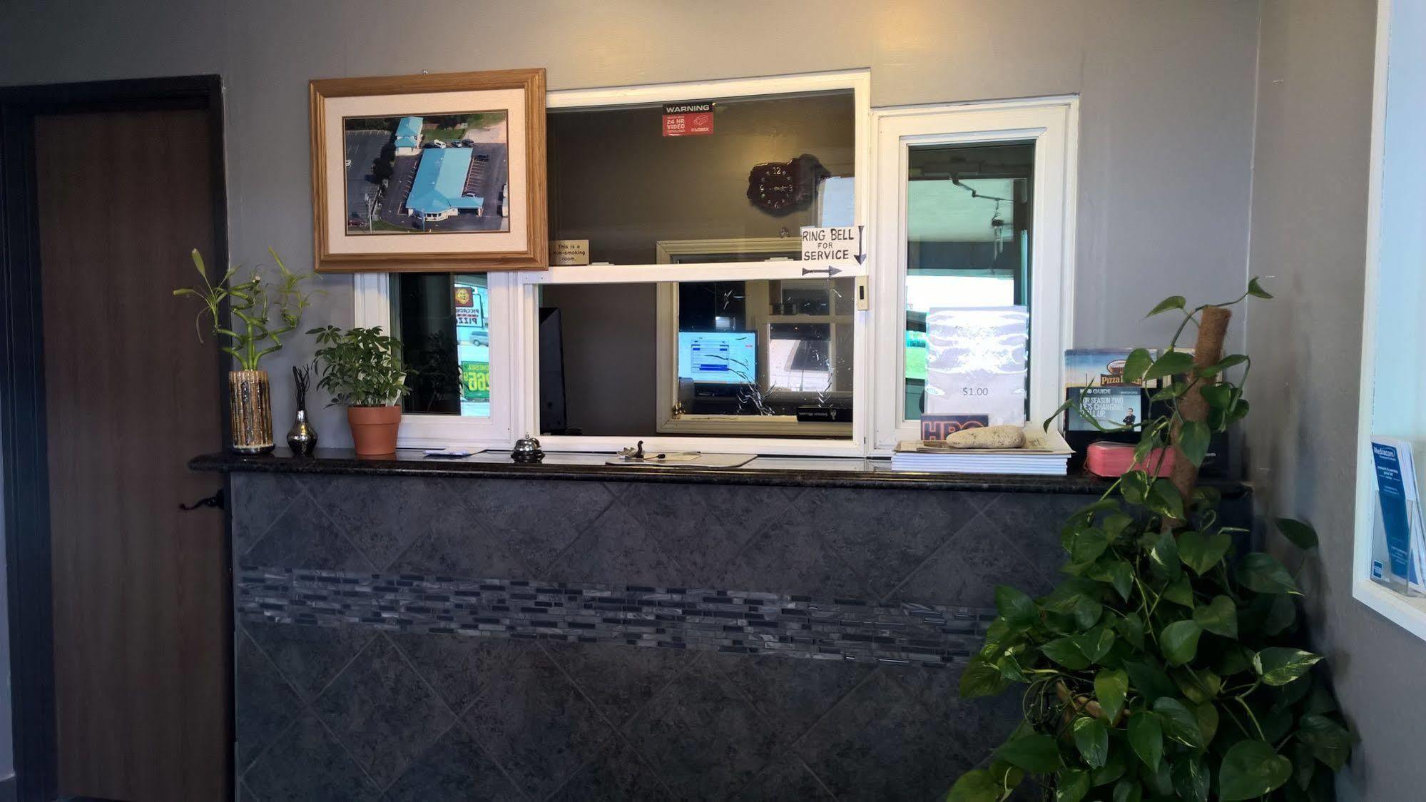 Economy Inn Marshalltown Экстерьер фото